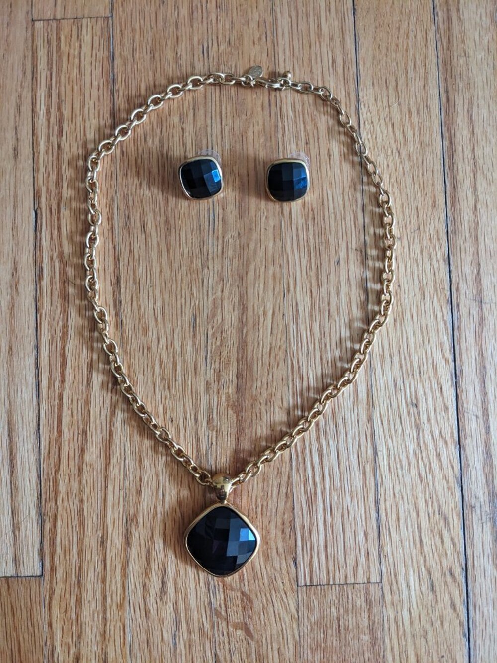 Vintage Joan Rivers Necklace and earrings set
